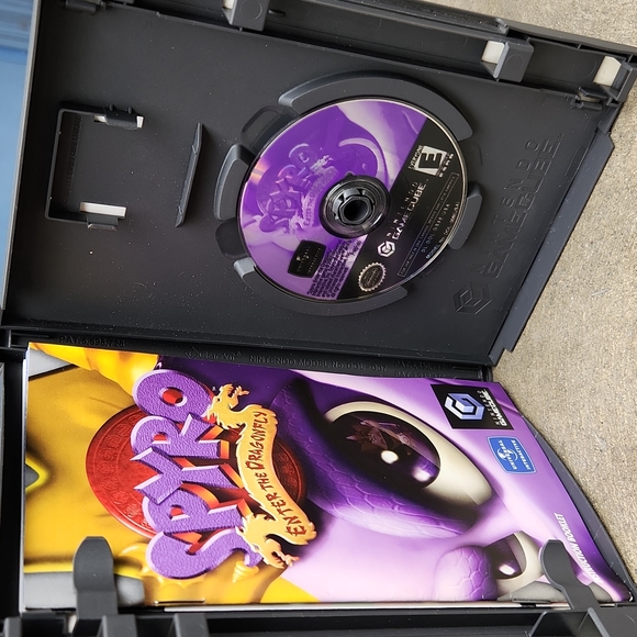 Spyro enter the dragonfly (nintendo gamecube) - Picture 2 of 2